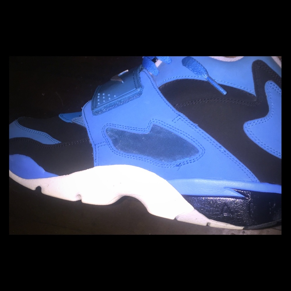 Turquoise nike diamond turfs